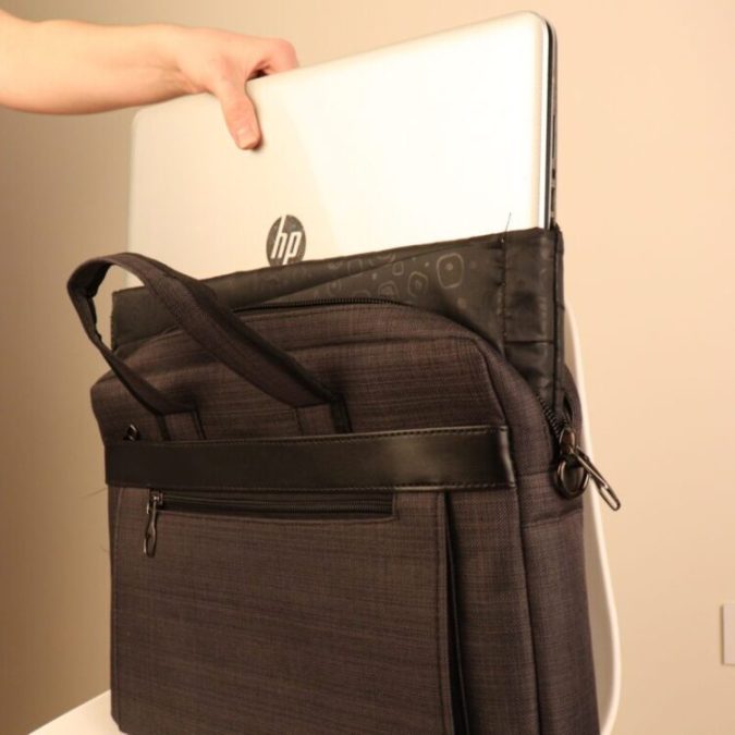 کیف دستی مردانه برزنتی بیورا با فضای مخصوص لپ تاپ مدل eez37