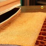 کیف دستی و پاسپورتی چرم طبیعی کروکودیلی بیورا سایز کوچک acc16