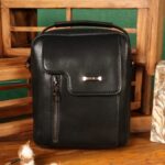 کیف دوشی مردانه چرم صنعتی بیورا سایز متوسط مدل dbb77