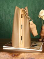 کیف دوشی زنانه چرم صنعتی خارجی بیورا مدل zf580