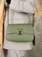 کیف دوشی زنانه چرم صنعتی خارجی فلوتر بیورا مدل zf237