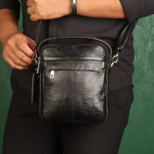 کیف دوشی مردانه چرم طبیعی بیورا سایز متوسط مدل زیپ صاف dbb87