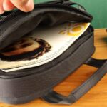 کیف دوشی مردانه بزرگ برزنتی سایز A4 بیورا مدل dbb158