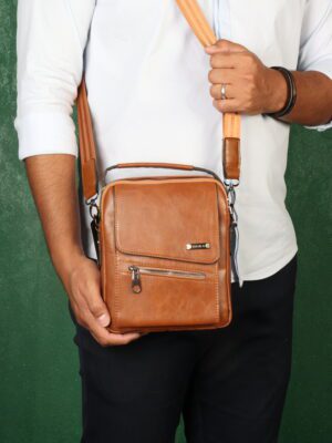 کیف دوشی مردانه چرم صنعتی بیورا سایز متوسط مدل dbb34