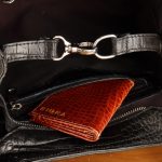 کیف دستی زنانه چرم طبیعی کروکدیلی بیورا مدل KDZ08